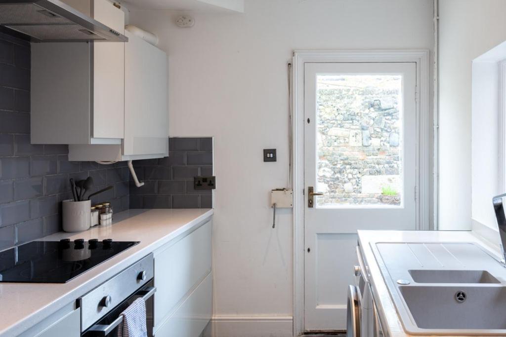 Stylish & Spacious City Centre 3-Bedroom Townhouse - Sleeps 6 Canterbury Exterior foto