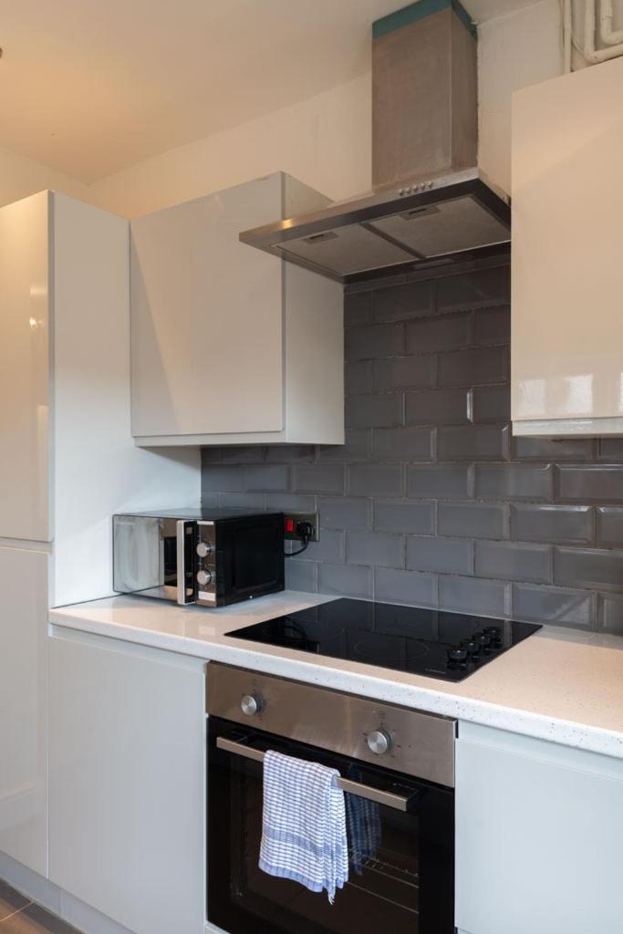 Stylish & Spacious City Centre 3-Bedroom Townhouse - Sleeps 6 Canterbury Exterior foto
